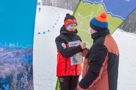 Dekoracje najlepszych IV Biegu o Puchar Wisły